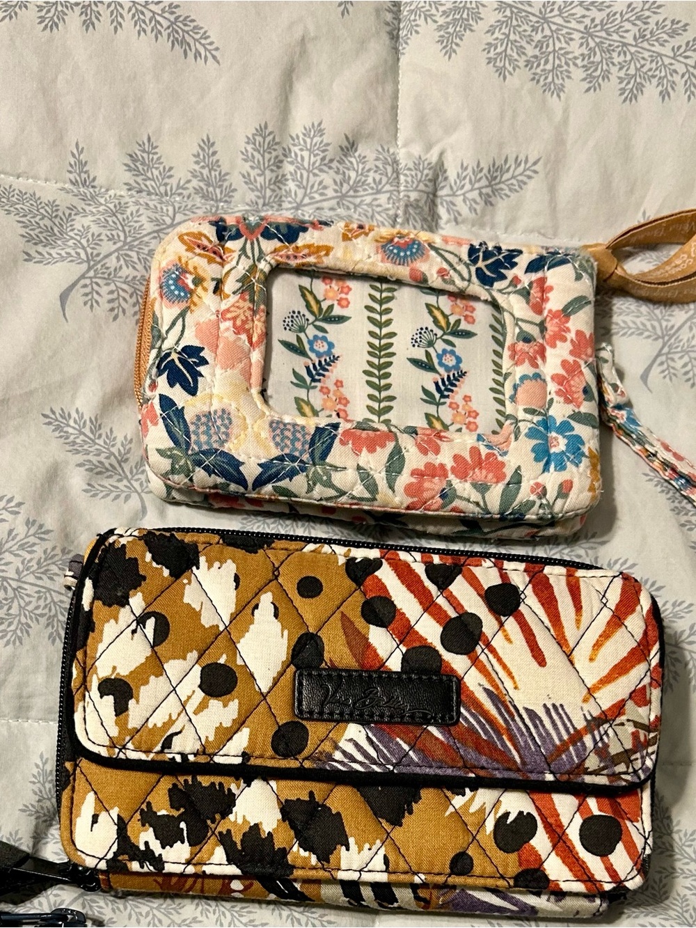 Floral Quilted Wristlet Wallet - Cream Multicolor LOT